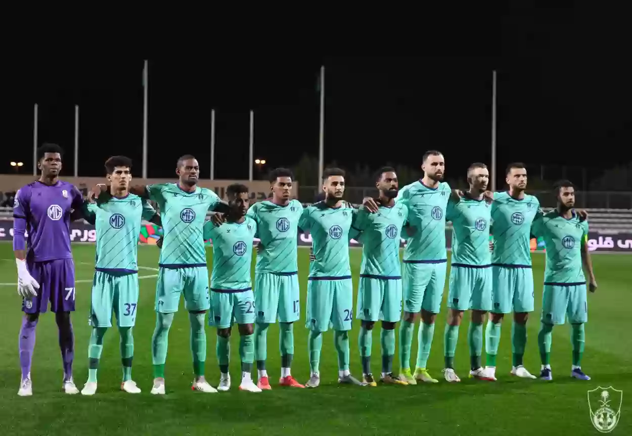  اللاعب الدولي يرفض الأهلي ويقرر الانضمام إلى الشياطين الحمر