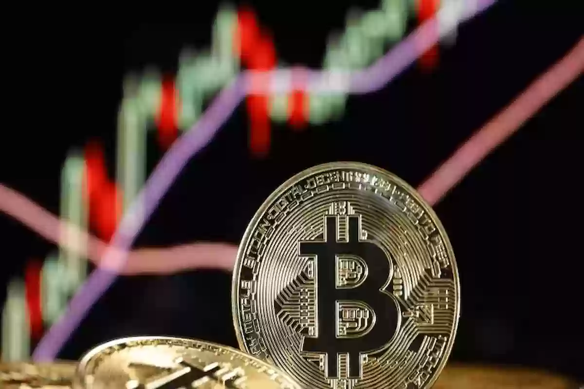  سعر عملة البيتكوين يسجل رقمًا قياسيًا.. ويتجاوز الـ 100 ألف دولارًا!