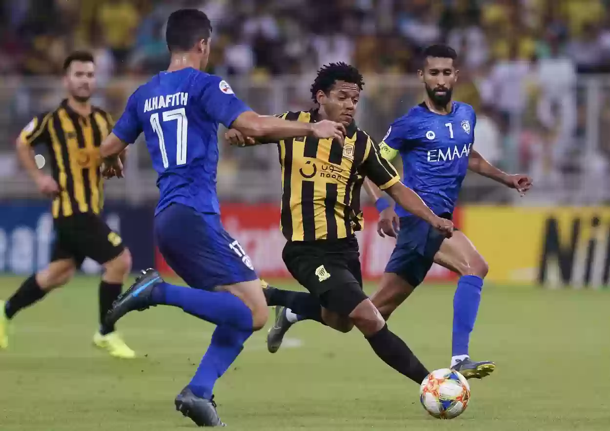 إبعاد عن مباريات الهلال والاتحاد