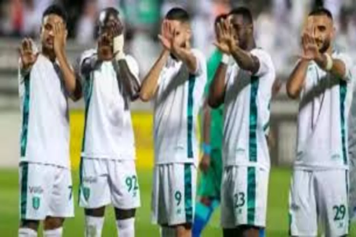 الاهلي السعودي يحسم الصفقه الاولي 