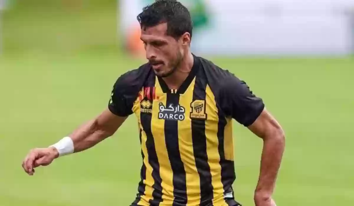 عرض سعودي يغري طارق حامد للرحيل عن الاتحاد