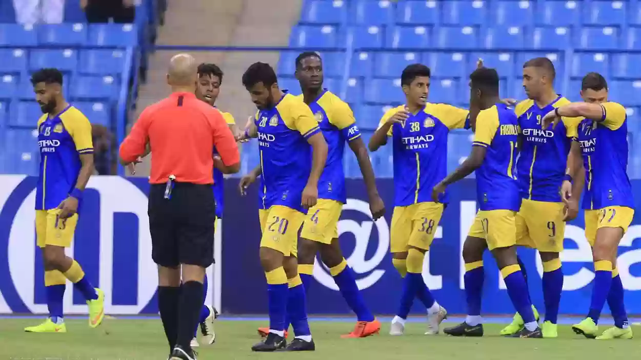  إعصار النصر السعودي يقتلع أبناء النخيل من جذورهم