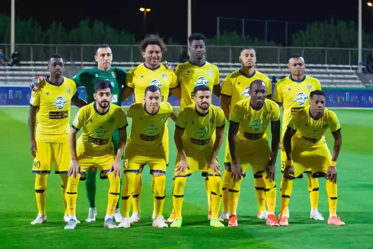 محترفين نادي التعاون في أزمة قبل موقعة النصر السعودي